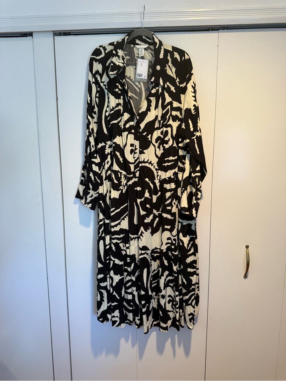 NWT Black & Cream Printed button down Midi Dress. Perfect for work or play! 3x